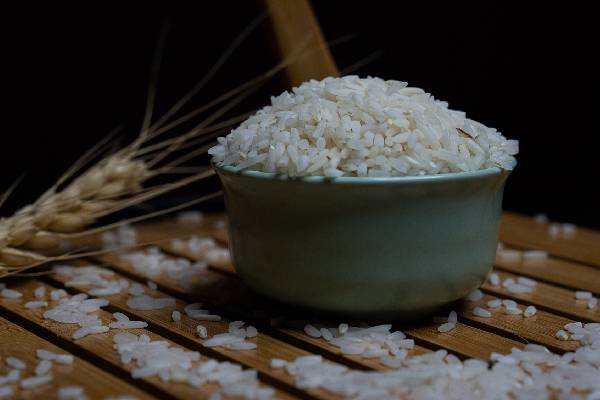 فروش عمده برنج دانه سفید با تضمین کیفیت برتر